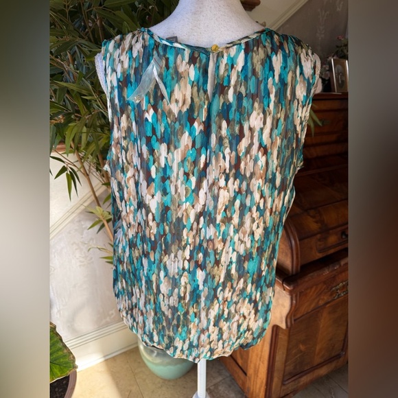 Roz and Ali ladies sleeveless NWT short sleeve blouse with necklace (removable) - Picture 7 of 13